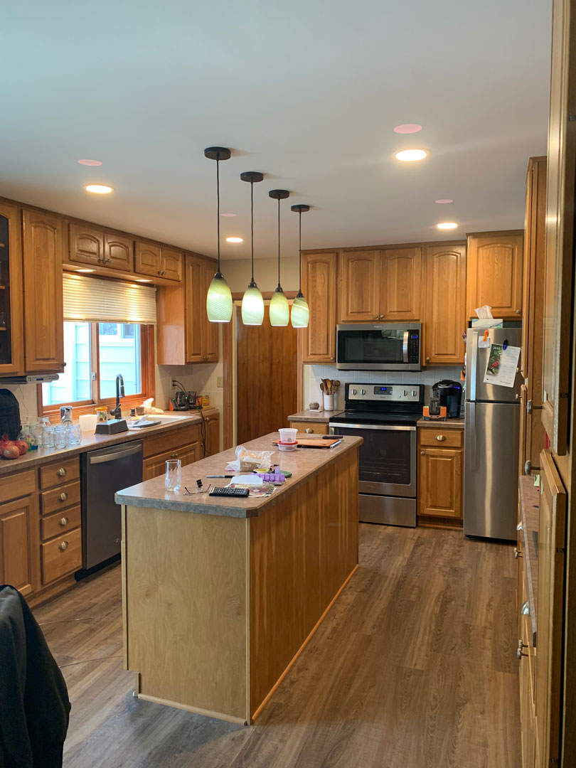 Hanging Ceiling Pendants lamps in the kitchen